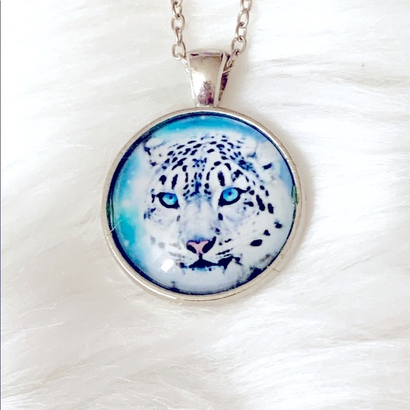 💎💎One Horse And One Leopard Cabochon Necklace - Picture 3 of 5